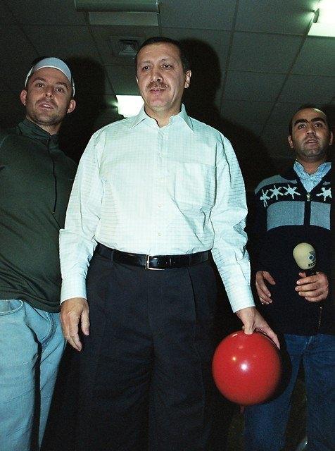<p><strong>3 Mart 2002</strong><br />
<br />
 </p>
