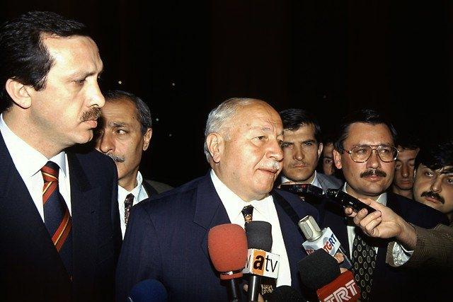 <p><strong>3 Nisan 1994</strong><br />
<br />
Refah Partisi Belediye Başkanları Toplantısı, Ankara'da yapıldı.</p>
