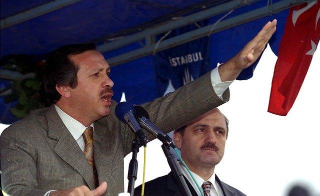 <p><strong>1 Eylül 1998</strong><br />
<br />
İstanbul Büyükşehir Belediye Başkanı Recep Tayyip Erdoğan</p>