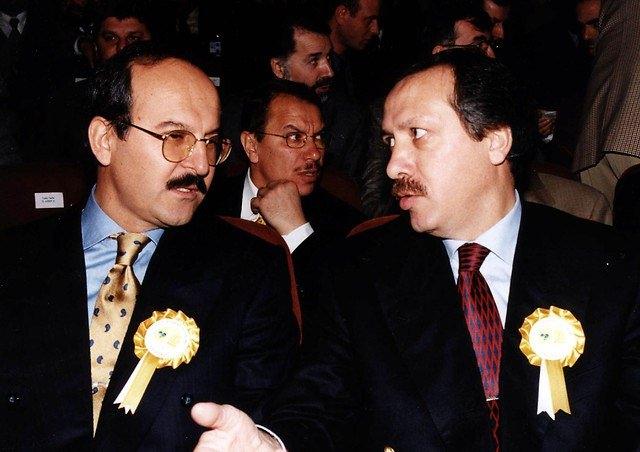 <p><strong>1 Ocak 1997</strong><br />
<br />
İstanbul Büyükşehir Belediye Başkanı Recep Tayyip Erdoğan ve Başkan Yardımcısı Ali Müfit Gürtuna.</p>