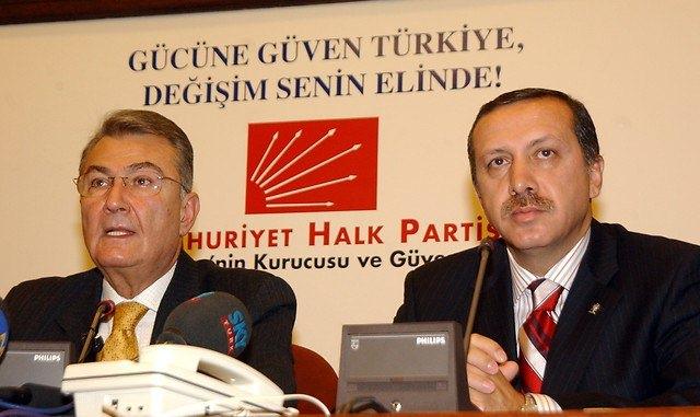 <p><strong>17 Kasım 2002</strong><br />
<br />
AK Parti Genel Başkanı Recep Tayyip Erdoğan, Çevre Sokak'ta bulunan CHP Genel Merkez'inde CHP Genel Başkanı Deniz Baykal ile biraraya geldi.</p>
