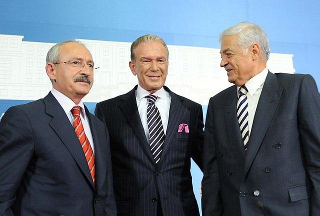 <p><strong>25 Eylül 2008</strong><br />
<br />
AK Parti Genel Başkan Yardımcısı Dengir Mir Mehmet Fırat ile CHP Grup Başkanvekili Kemal Kılıçdaroğlu, gazeteci Uğur Dündar yönetiminde TBMM'de tartıştı.</p>

<p> </p>
