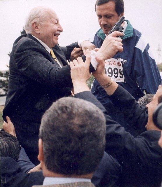 <p><strong>1 Ocak 1998</strong><br />
<br />
Refah Partisi Genel Başkanı Necmettin Erbakan ve İstanbul Büyükşehir Belediye Başkanı Recep Tayyip Erdoğan, bir törene katıldı.</p>

<p> </p>
