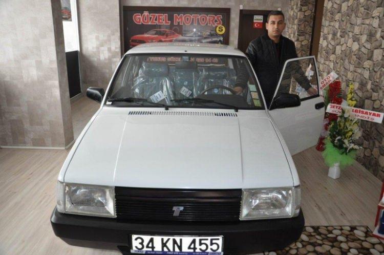 <p>Şuan bu araç Türkiye’de tek şaka değil. Ben bu arabayı bayandan aldım. Hangarda yatıyormuş. Babası bu bayana hediye olarak almış. Kadın ben bu arabaya binmem demiş. Bizde o kadınla irtibata geçerek aracı kendisinden satın aldık’’ şeklinde konuştu.</p>
<p> </p>
<p>İHA</p>