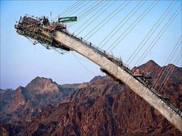  Yapımı 5 yıl s&uuml;rm&uuml;ş ve 1936 yılında hizmete a&ccedil;ılmış. Şu anda yılda 4 milyar kilowatt saat elektrik &uuml;retmekte ve yaklaşık 1,3 milyon insanın enerji ihtiyacını karşılamakta.