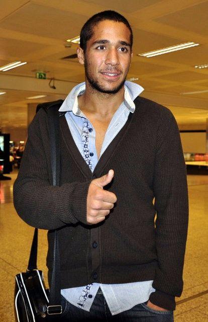 <p>Julio Regufe Alves - Yaşı: 25 - Son Takımı: Rio Ave (Şu an kulüpsüz)</p>

<p> </p>
