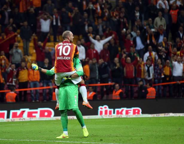 <p>SON DAKİKA: Hollanda Nüfus Müdürlüğü Wesley Sneijder'ın adını Wesley Sniper olarak değiştirdi</p>