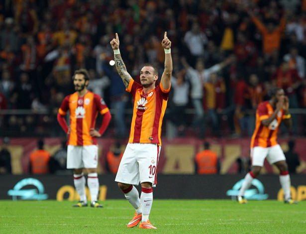 <p>Sneijder'e kaptanlık verilsin + Tüm duran topları Sneijder kullansın + Sneijder'in hızlı oyununa ayak uyduramayan herkes gönderilsin</p>
