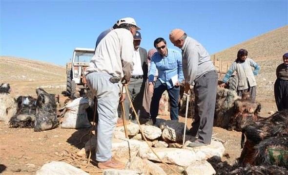 <p>Antalya'nın Elmalı İlçesi'nde yıllardır üretilen Söğle peyniri, yaylalarda kar dolu çukurlarda bekletiliyor. </p>