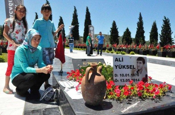 <p>Birlikte acıları paylaşarak azaltmış olacağımızı anlatan Özdağ, "Japonya Hiroşima'da iki atom bombası yedi.</p>
<p> </p>