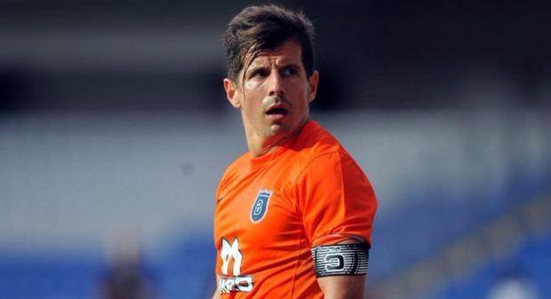 <p>Emre Belözoğlu - Fenerbahçe<br />
<br />
Emre Belözoğlu'na Fenerbahçe'ye dönecek misin diye soruldu. Emre kendisiyle ilgili transfer kararını Abdullah Avcı ve Başkan Göksel Gümüşdağ'ın vereceğini söyledi. </p>