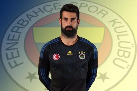 <p>Fenerbahçe - Volkan Demirel<br />
<br />
Sezon sonu sözleşmesi bitecek Volkan Demirel boş sözleşmeye imza atmaya hazır olduğunu belirtti. Fenerbahçe kaptanı ile 2 yıllık yeni sözleşme imzalayacak. </p>
