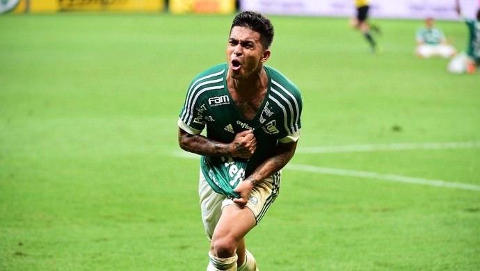 <p>Dudu - Beşiktaş<br />
<br />
Dudu için Brezilya’ya giden yönetici Metin Albayrak, oyuncu ve kulübü Palmeiras’la yaptığı ilk görüşmeden olumlu izlenimle ayrıldı. Yönetim, 25 yaşındaki sol kanat için 5 milyon Euro’luk transfer bütçesi ayırdı. </p>