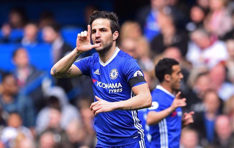 <p>Cesc Fabregas - Beşiktaş<br />
<br />
Yeni sezonda taraftarının önüne büyük bir yıldız çıkarmayı planlayan Fikret Orman'ın düşündüğü isimlerden biri de Chelsea'nin İspanyol orta sahası Cesc Fabregas...Vodafone Arena'dan 42 milyon euro, Şampiyonlar Ligi ve Avrupa Ligi'nden de 25 milyon euro gelir elde eden siyah-beyazlı ekibin yıldız oyuncu için girişimlerde bulunduğu iddia ediliyor.</p>