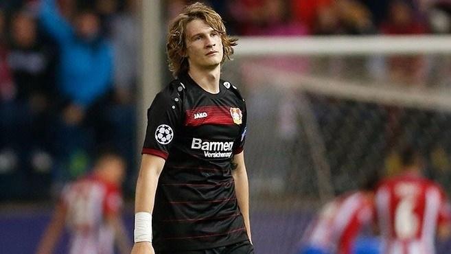 <p>Tin Jedvaj - Galatasaray<br />
<br />
Stoperde birden fazla isimle görüşen Galatasaray yönetimi, Bayer Leverkusen'in Hırvat stoperi Jedvaj için de çalışmalarını hızlandırdı.</p>