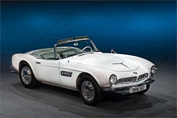 <p>28 - BMW 507 (1956 - 1959 arasında sadece 252 adet üretildi)</p>
<p> </p>
