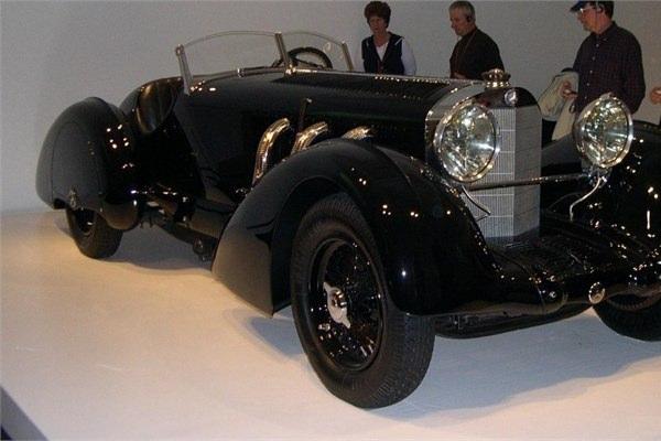 <p>24 - Mercedes-Benz SSK (1928 - 1932)</p>
<p> </p>
