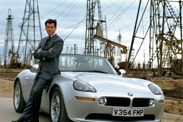 <p>19 - BMW Z8 (1999 - 2003)</p>
<p> </p>