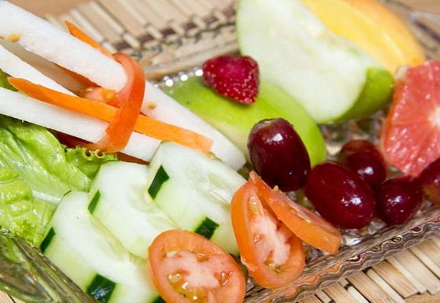 <p>Yaz sezonunun son meyveleri ile birlikte metabolizmanızı kışa hazırlamak için sezonun sebze ve meyvelerinden bolca tüketmeniz gerek. </p>
