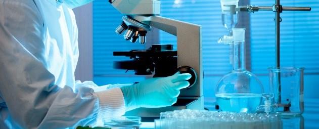 <p><strong>Tıpta ki hayal kırıklıkları<br />
<br />
 </strong>İlk genetik tedavi ilacı olarak Avrupa'da kabul gören ve 1 milyon dolarlık fiyat etiketiyle satışa çıkan "Glybera" dünyanın en pahalı ilacı oldu. Ancak ilaç, hem fiyatı hem de etkisi hakkındaki endişeler nedeniyle alıcı bulamadı. DNA ikamesi alanında bir devrim olması beklenen ilaç, büyük hayal kırıklığına uğrattı.</p>

<p> </p>
