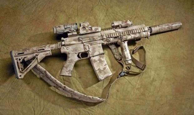 <p>Bunun üzerine Heckler & Koch silahın adını HK416 (rakip olduğu M4 ve M16'ya bir gönderme) olarak değiştirdi.</p>
<p> </p>