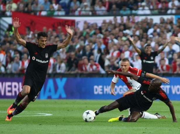 <p>@ Baba Hakkı'nın formasını 'Şeref'iyle terleten Atiba Hutchinson... Helal olsun sana. Helal olsun.</p>
