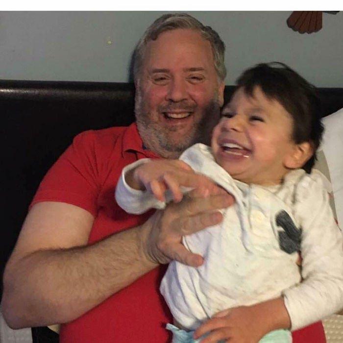 <p>Priscilla ve David evlat edinmese, minik Ryan muhtemelen bugün yaşamıyordu. Çocukla yakından ilgilenen, çok seven ve tedavi ettiren aileyi ayakta alkışlamak gerek.<br />
</p>