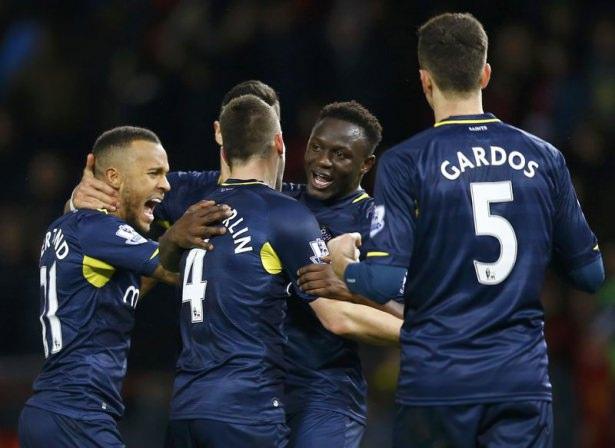 <p>Southampton Teknik Direktörü Ronald Koeman, evinde 2-1 kaybettiği Van Gaal'li Manchester United'ı deplasmanda 1-0 devirdi.</p>