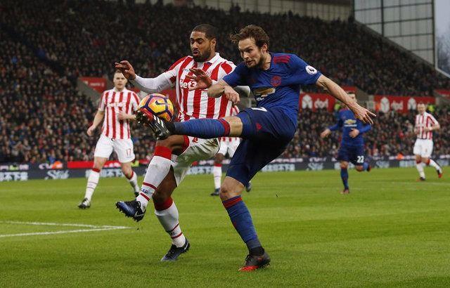 <p>Glen Johnson - Stoke City - Yaş: 32</p>
