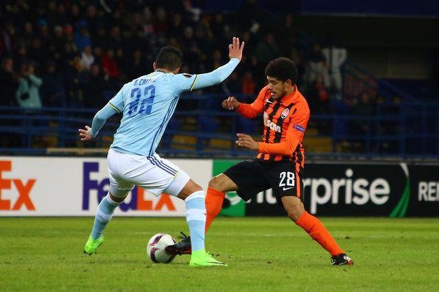 <p>SOL KANATLAR</p>

<p>Taison - Shakhtar Donetsk - Yaş: 29</p>
