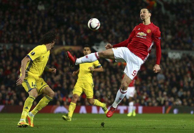 <p>FORVETLER</p>
<p>Zlatan Ibrahimovic - Manchester United - Yaş: 35</p>