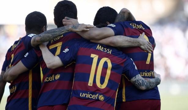 <p><strong>6. Barcelona</strong></p>

<p>Forma: Nike 40 milyon dolar</p>

<p>Forma sponsoru: Qatar Sports Investments ve Intel (forma içi) 41 milyon dolar</p>
