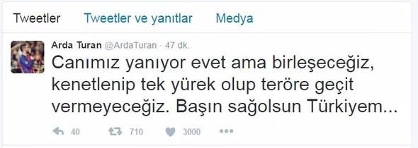 <p>Arda Turan: "Canımız yanıyor evet ama birleşeceğiz, kenetlenip tek yürek olup teröre geçit vermeyeceğiz. Başın sağolsun Türkiyem..."</p>
