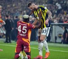 Fenerbahçe-Galatasaray derbisinde ilgi çeken kareler