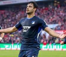 Devleri peşine takan Ozan Kabak'tan flaş hamle! Vatandaşlık i&ccedil;in başvuru yaptı