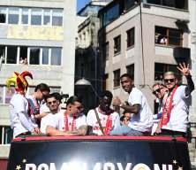Galatasaray şampiyonluğunu kutluyor! İşte en &ouml;zel kareler