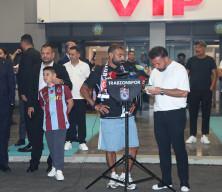 Trabzon alev alev! 25 bin kişi Salah'ı karşıladı