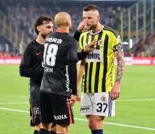 Bu anlar ekrana yansımadı! Derbinin ilgi &ccedil;eken kareleri