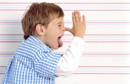 <p>Çocuğunuza<strong> hakemlik yapmak yerine rehber olmayı</strong> deneyin. </p>
