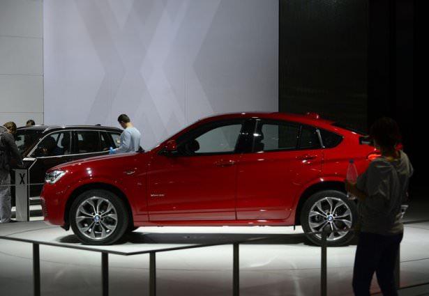 <p>BMW X4 x Drive 35i </p>
