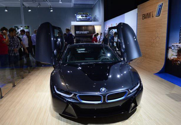 <p>BMW İ8</p>
