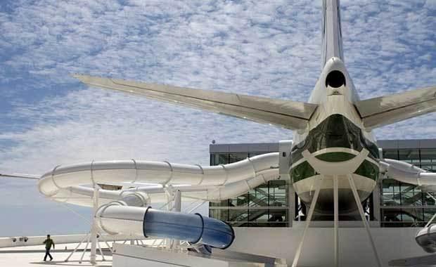 <p><strong>Boeing 747</strong></p>
<p>Oregon’da Evergreen Wings & Waves Waterpark</p>