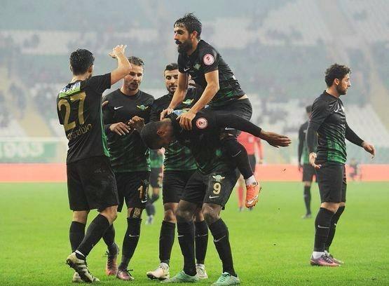 <p>13- Akhisar Belediyespor</p>

<p>Toplam oyuncu: 28<br />
Teknik direktör: Tolunay Kafkas<br />
En pahalı oyuncu: Miguel Lopes (2.80 Milyon Euro)<br />
Yeni kadro değeri: 29.75 Milyon Euro<br />
Eski kadro değeri: 29.80 Milyon Euro</p>
