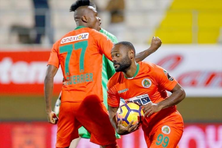 <p>12- Aytemiz Alanyaspor</p>

<p>Toplam oyuncu: 26<br />
Teknik direktör: Safet Susic<br />
En pahalı oyuncu: Junior Fernandes (3.5 Milyon Euro)<br />
Yeni kadro değeri: 31.30 Milyon Euro<br />
Eski kadro değeri: 27.70 Milyon Euro</p>
