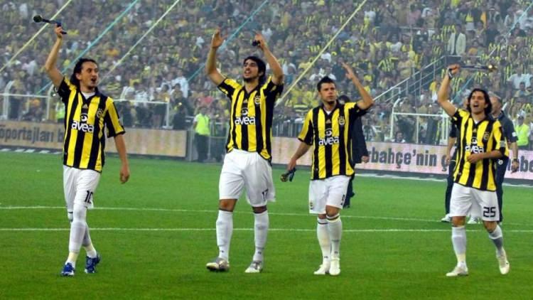 <p><strong>Fenerbahçe - 2006 / 07</strong></p>

<p><strong>Önceki sezon Lig sırası:</strong> 2</p>

<p><strong>O sezon sonu lig sıralaması: </strong>1</p>

<p><strong>Avrupa'da ilerlediği nokta:</strong> UEFA Avrupa Ligi Son 32'de elendi</p>
