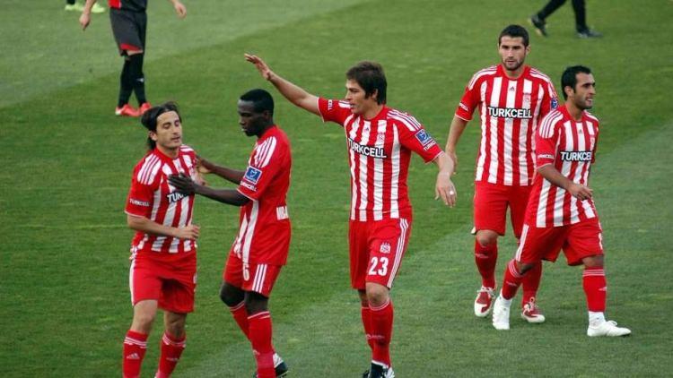 <p><strong>Sivasspor - 2008 / 09</strong></p>

<p><strong>Önceki sezon Lig sırası:</strong> 4</p>

<p><strong>O sezon sonu lig sıralaması: </strong>2</p>

<p><strong>Avrupa'da ilerlediği nokta:</strong> UEFA Intertoto 3. Tur'da elendi</p>
