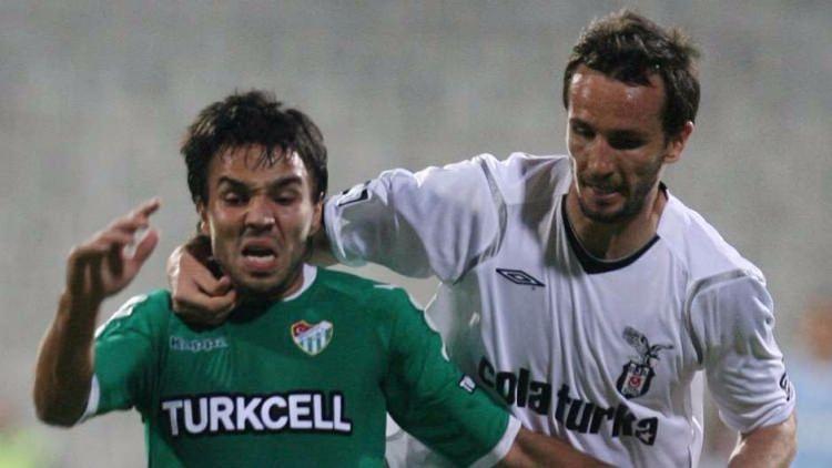 <p><strong>Bursaspor - 2011 / 12</strong></p>

<p><strong>Önceki sezon Lig sırası:</strong> 3</p>

<p><strong>O sezon sonu lig sıralaması: </strong>8</p>

<p><strong>Avrupa'da ilerlediği nokta:</strong> UEFA Avrupa Ligi play off turunda elendi</p>
