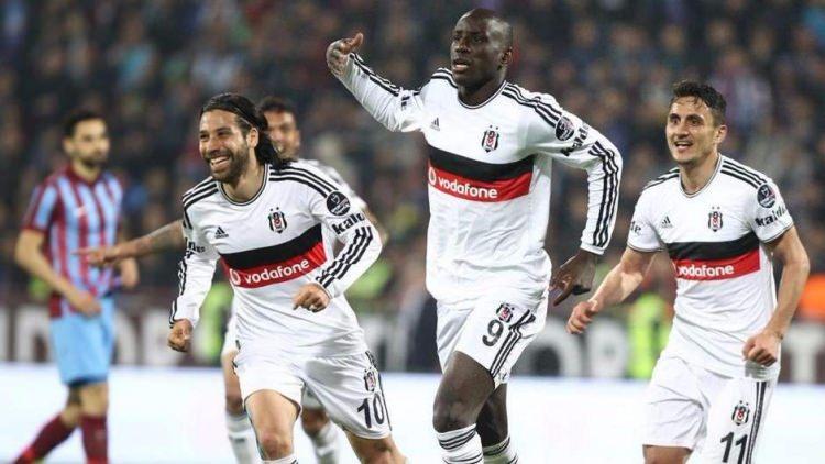 <p><strong>Beşiktaş - 2014 / 15</strong></p>
<p><strong>Önceki sezon Lig sırası:</strong> 3</p>
<p><strong>O sezon sonu lig sıralaması: </strong>3</p>
<p><strong>Avrupa'da ilerlediği nokta:</strong> UEFA Avrupa Ligi son 16 turunda elendi</p>