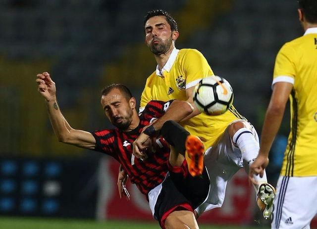 <p>HASAN ALİ KALDIRIM - 1 MİLYON 800 BİN EURO (RESMİ DEĞİL)</p>