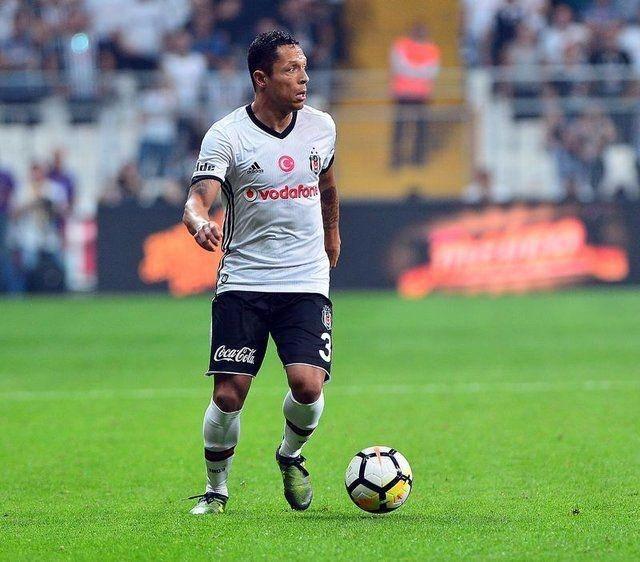 <p>ADRİANO - 1 MİLYON 850 BİN EURO</p>